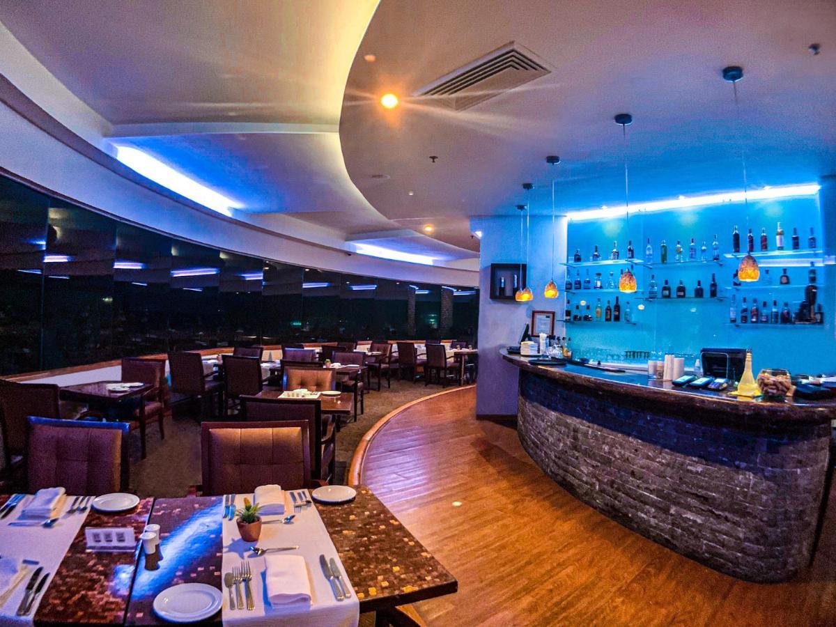 Hotel Dann Carlton Barranquilla Y Centro De Convenciones المظهر الخارجي الصورة The bar at the 360° Restaurant