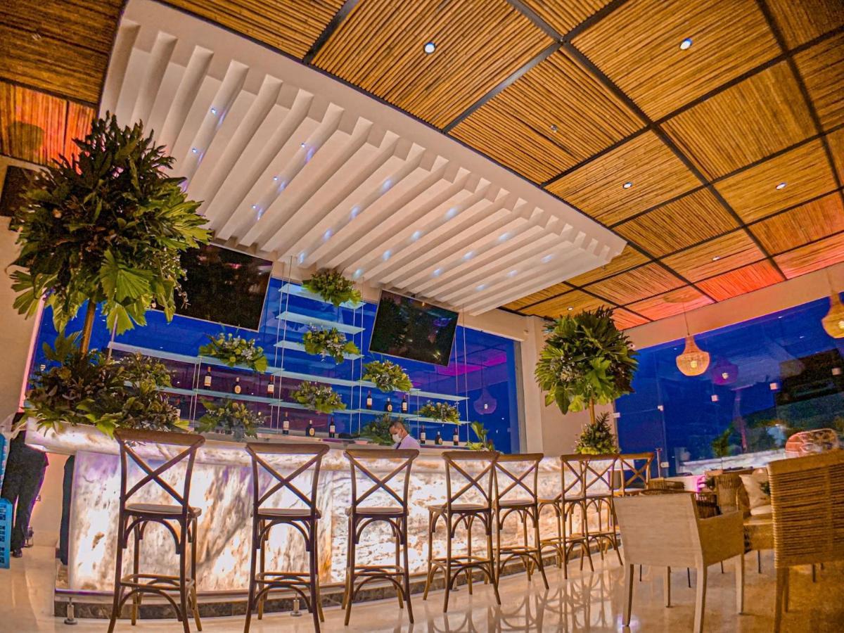 Hotel Dann Carlton Barranquilla Y Centro De Convenciones المظهر الخارجي الصورة Sky Bar
