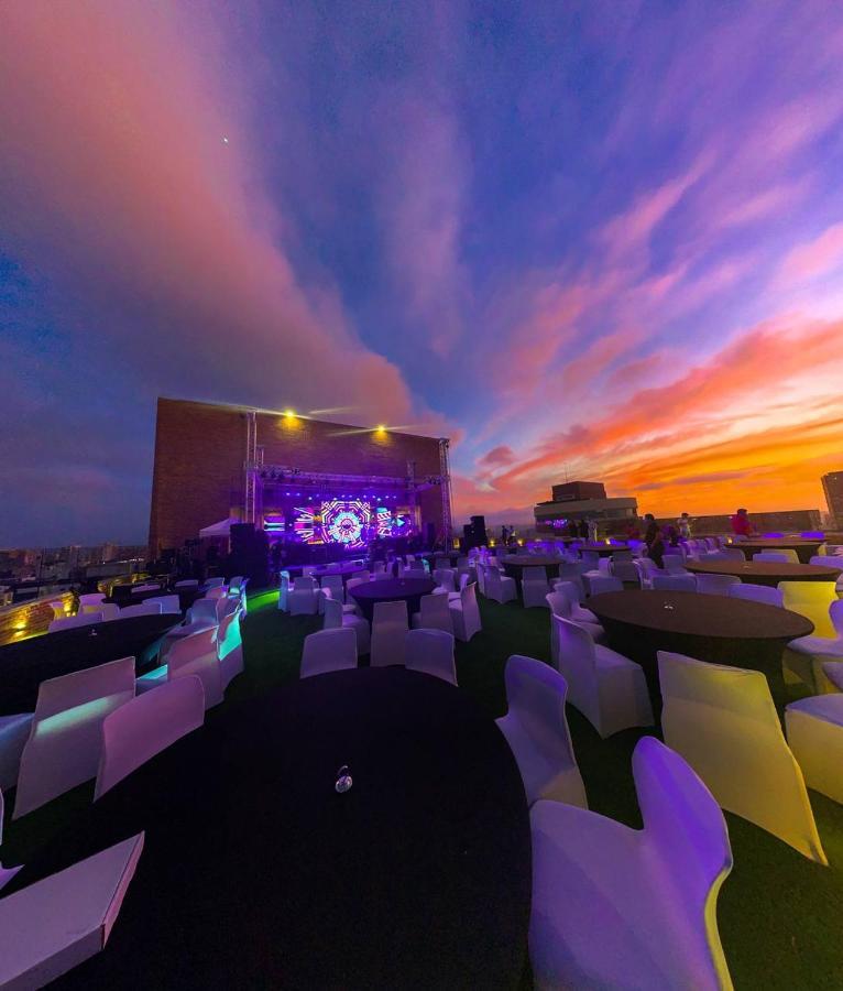 Hotel Dann Carlton Barranquilla Y Centro De Convenciones المظهر الخارجي الصورة The View Rooftop