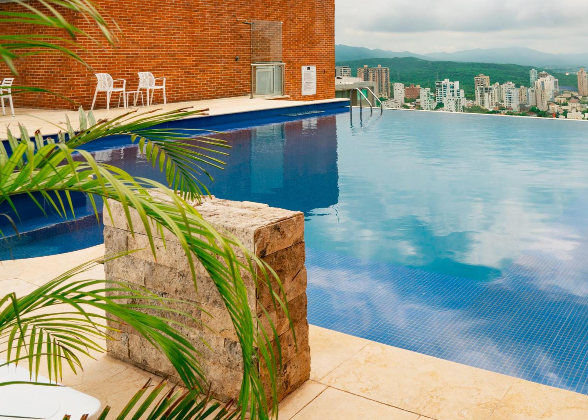 Hotel Dann Carlton Barranquilla Y Centro De Convenciones المظهر الخارجي الصورة Infinity pool