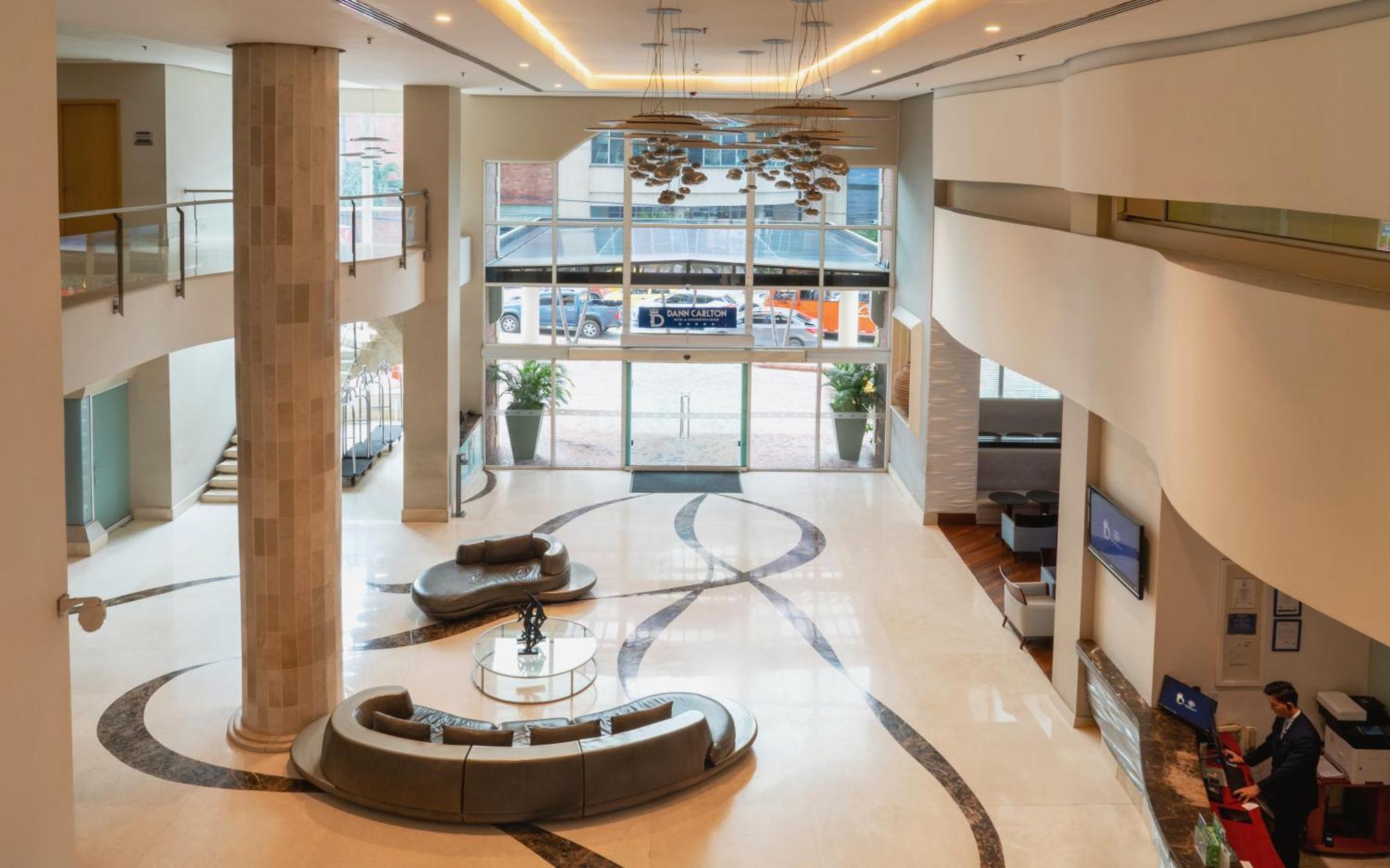 Hotel Dann Carlton Barranquilla Y Centro De Convenciones المظهر الخارجي الصورة The lobby of the hotel