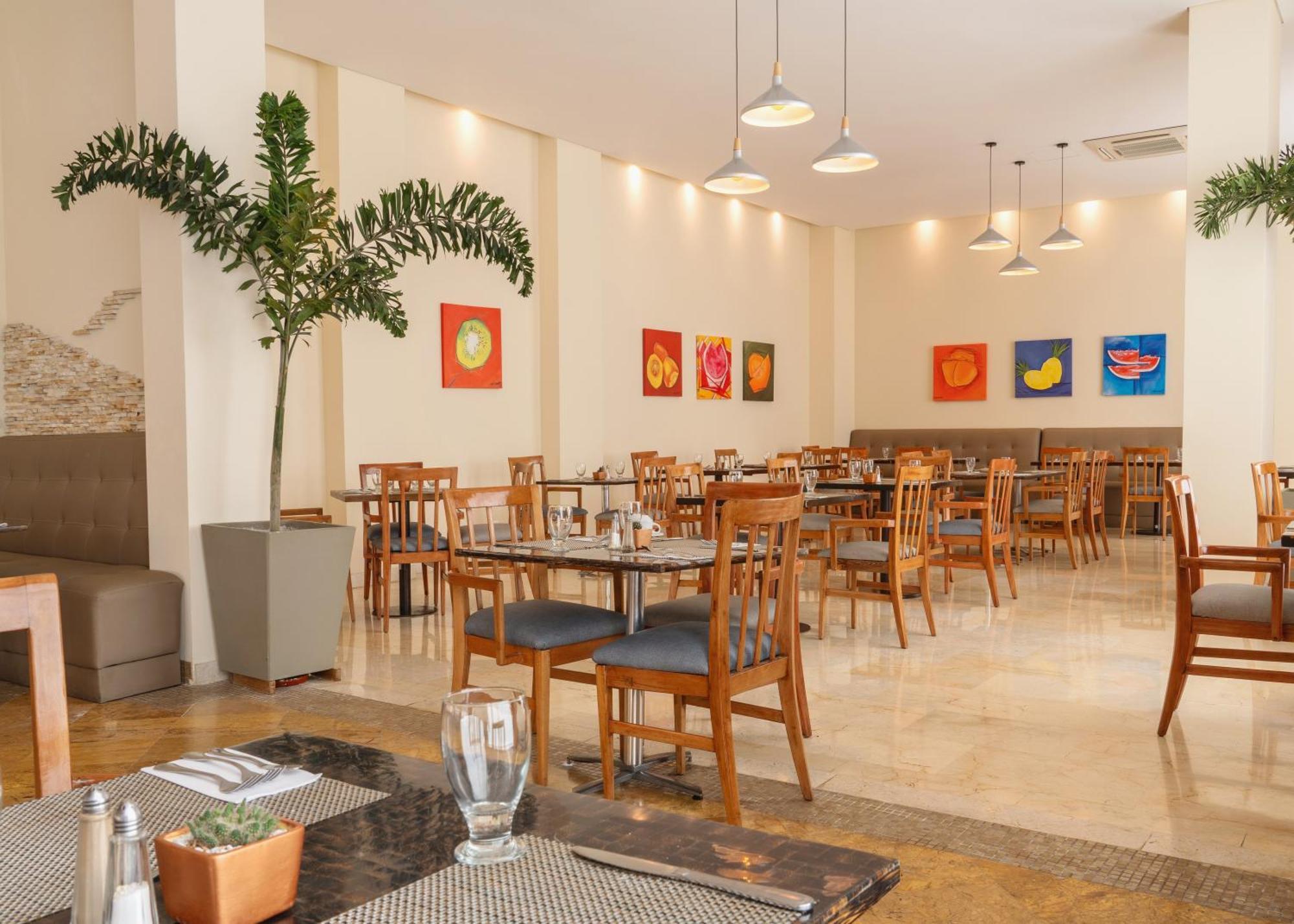 Hotel Dann Carlton Barranquilla Y Centro De Convenciones المظهر الخارجي الصورة The restaurant