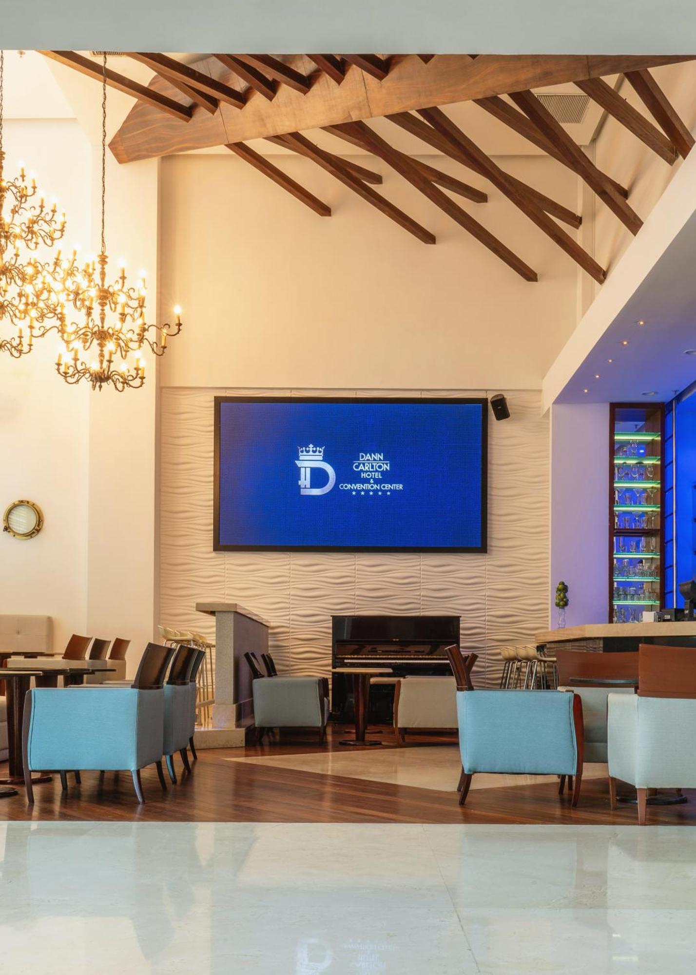Hotel Dann Carlton Barranquilla Y Centro De Convenciones المظهر الخارجي الصورة The interior of the lounge