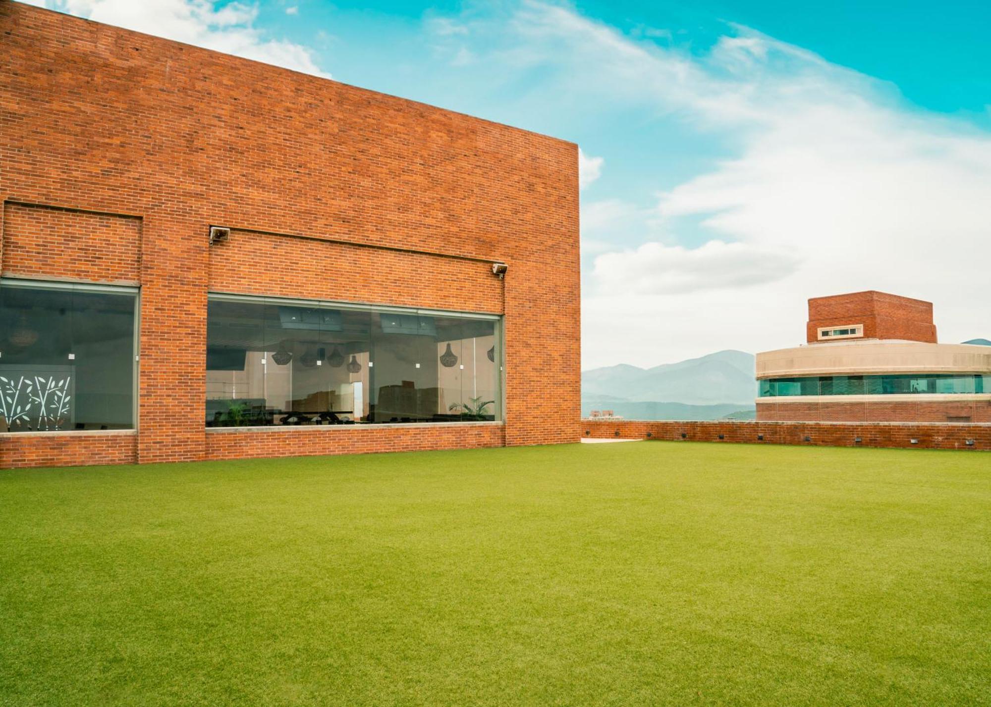 Hotel Dann Carlton Barranquilla Y Centro De Convenciones المظهر الخارجي الصورة Rooftop of the library