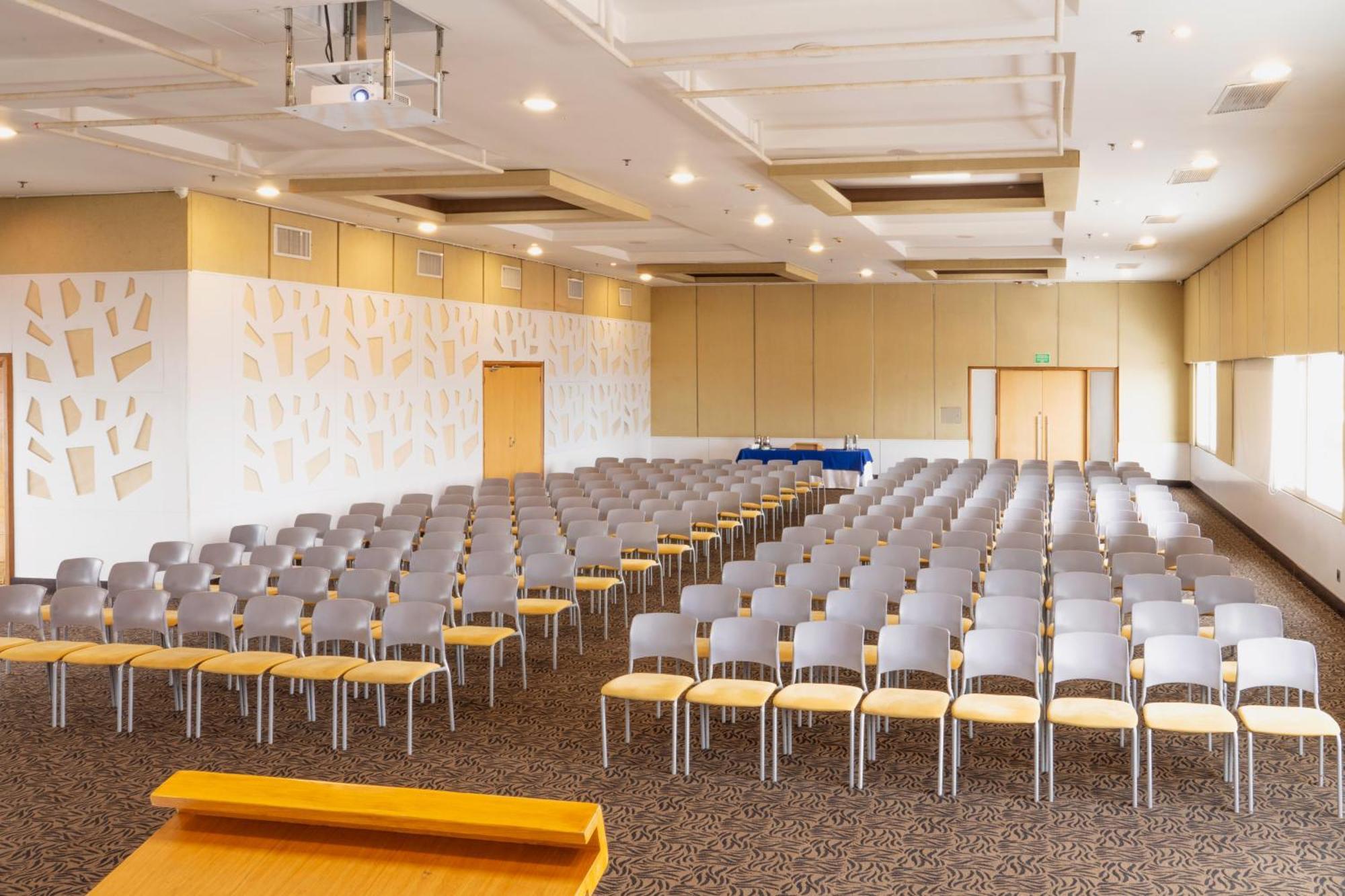 Hotel Dann Carlton Barranquilla Y Centro De Convenciones المظهر الخارجي الصورة The main conference room