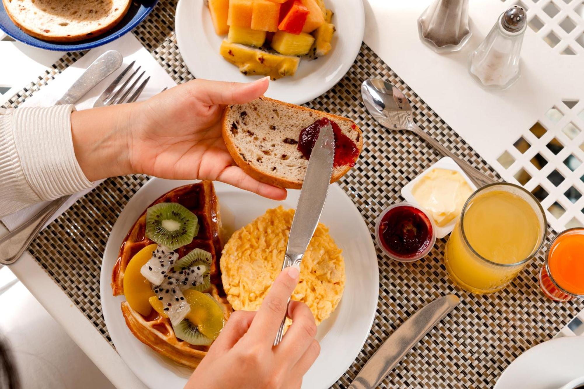 Hotel Dann Carlton Barranquilla Y Centro De Convenciones المظهر الخارجي الصورة A continental breakfast